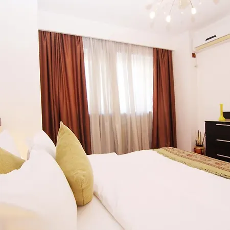 Charisma Two Bedroom בוקרשט
