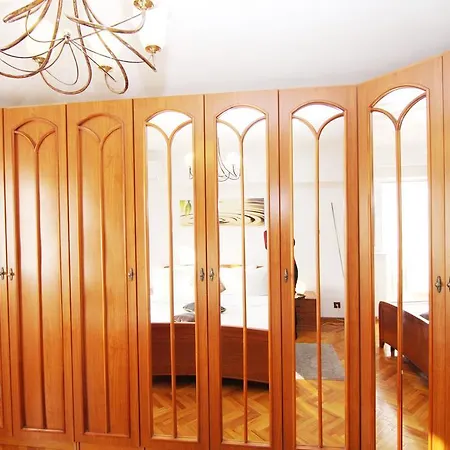 Charisma Two Bedroom בוקרשט