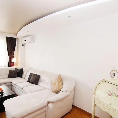 Charisma Two Bedroom דירה בוקרשט