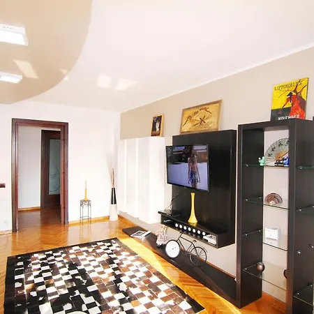 Charisma Two Bedroom 아파트 *