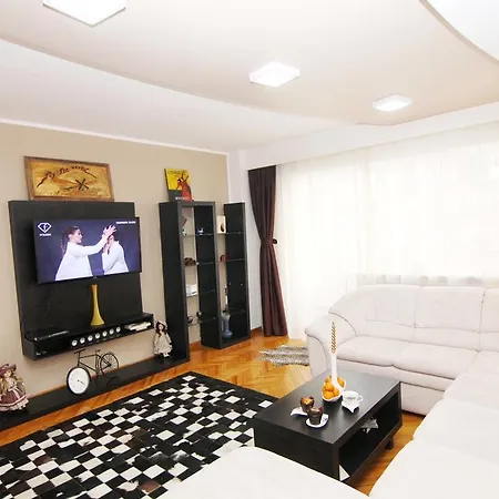 Charisma Two Bedroom 아파트 *